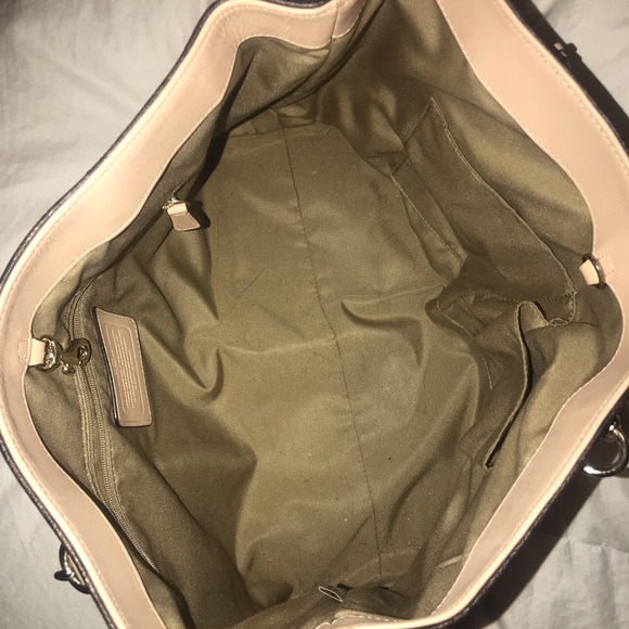 Authentic Coach Purse 👜 - Picture 4 of 4